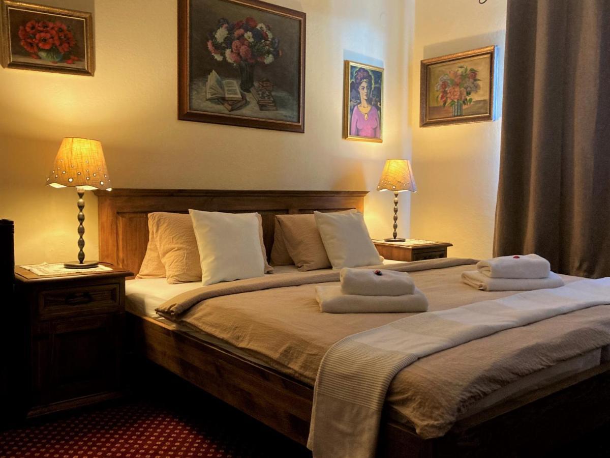 Haus Treffer Hotel เคิร์ชดอร์ฟ อิน ทิโรล ภายนอก รูปภาพ