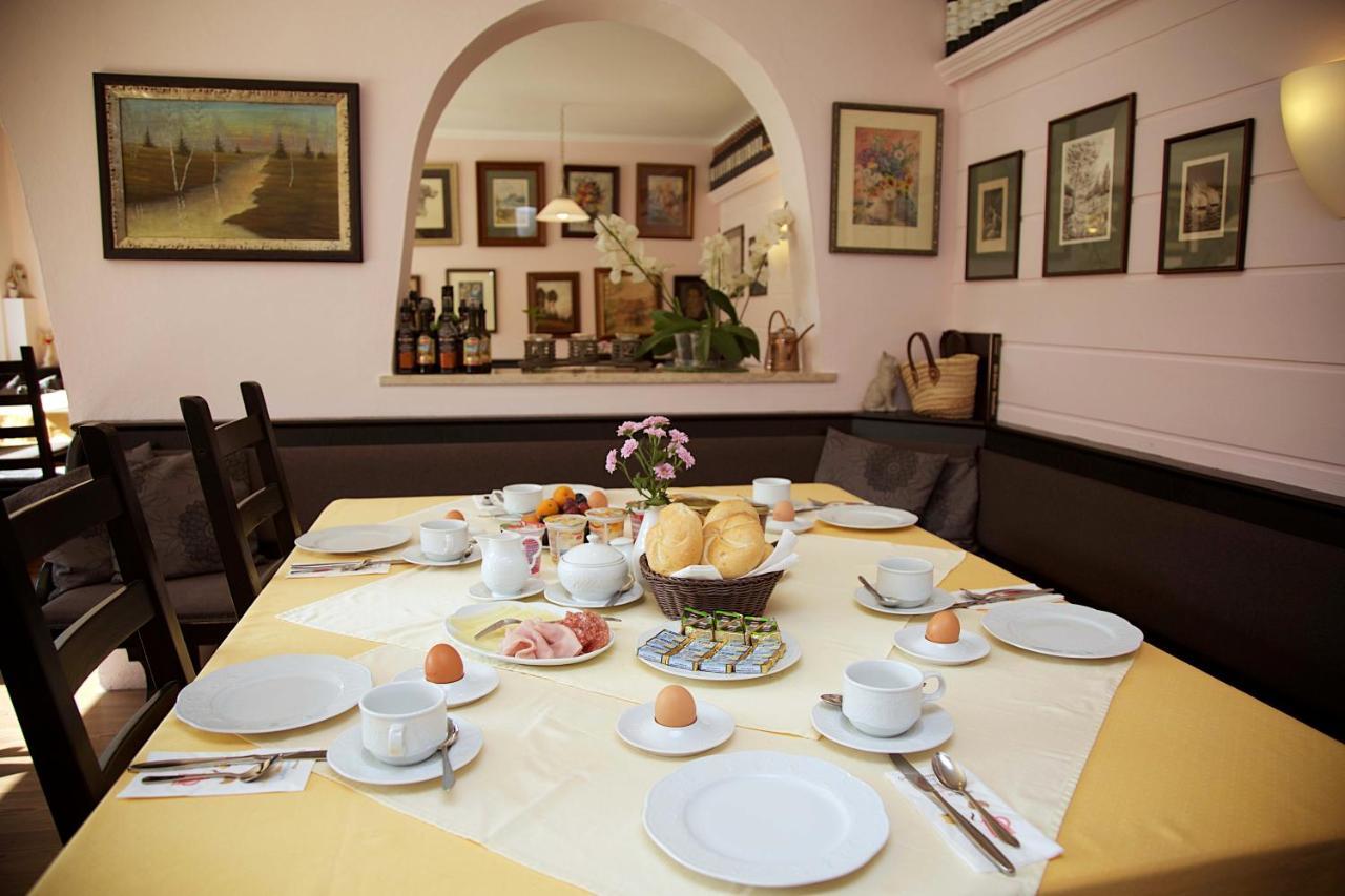 Haus Treffer Hotel เคิร์ชดอร์ฟ อิน ทิโรล ภายนอก รูปภาพ